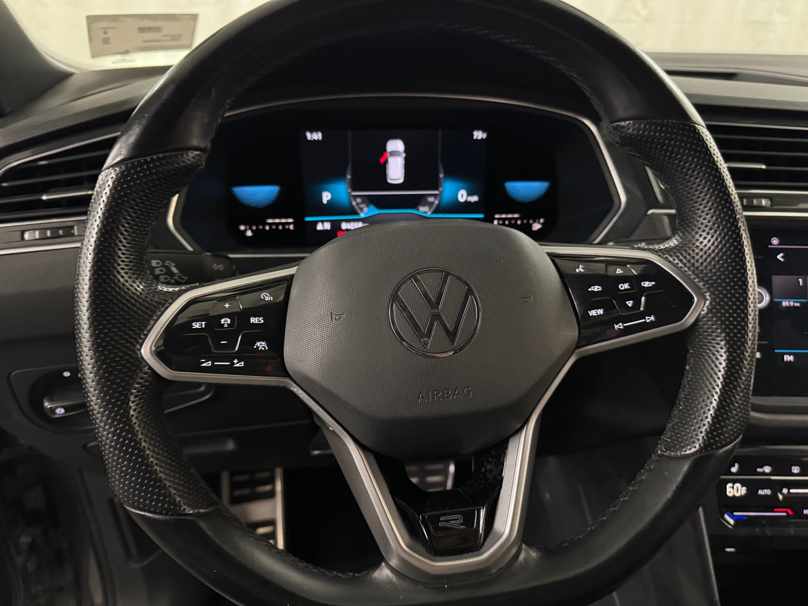 Thumbnail: 2022 Volkswagen Tiguan - 4