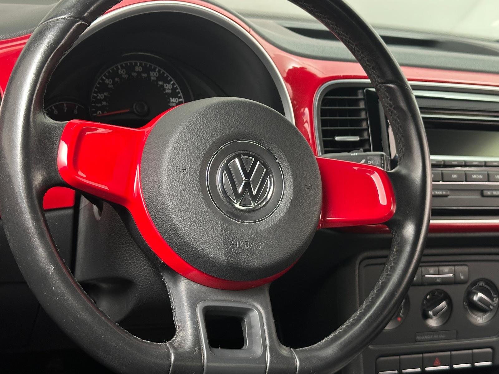 Thumbnail: 2012 Volkswagen Beetle - 4