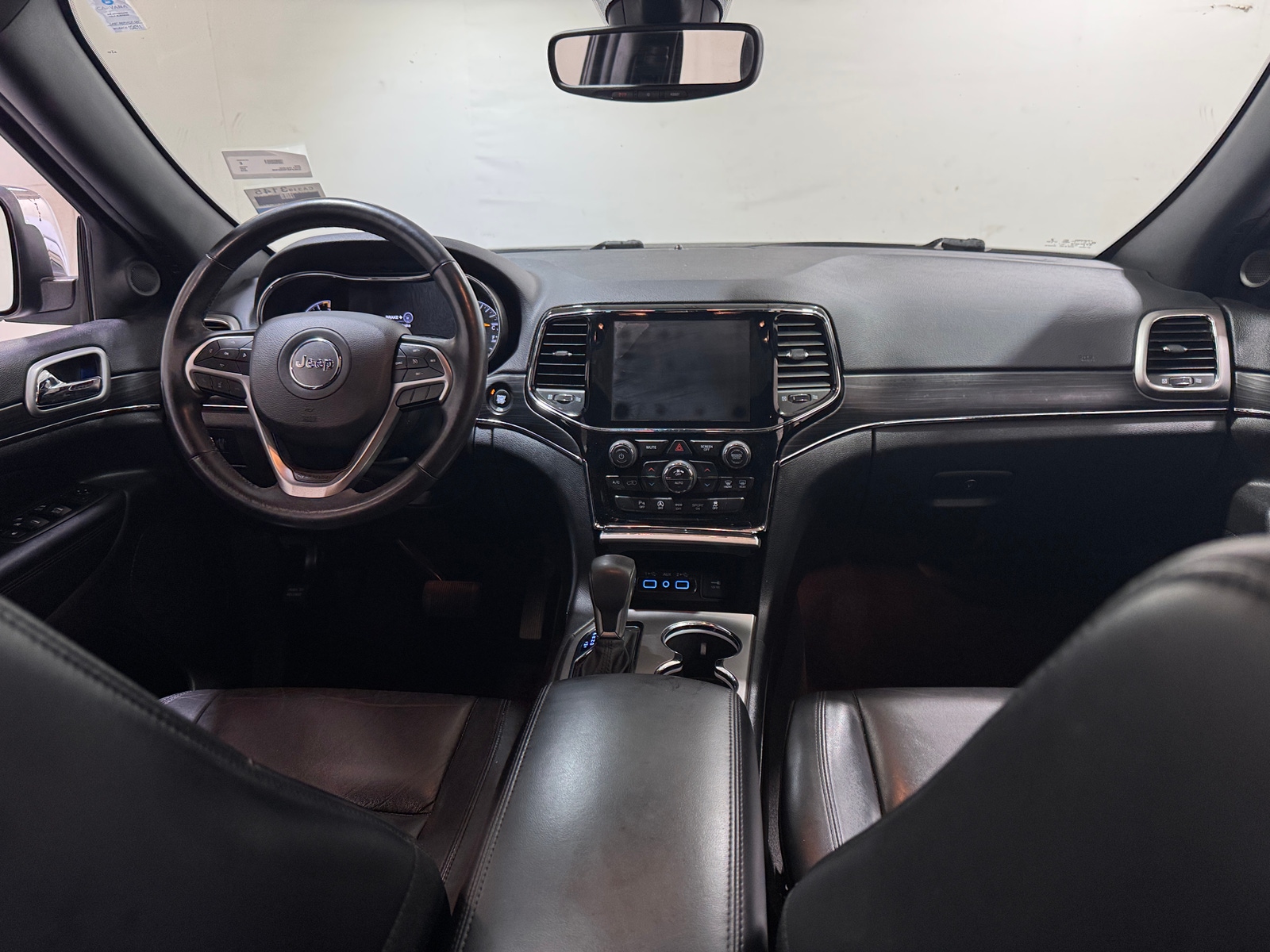 Thumbnail: 2019 Jeep Grand Cherokee - 3