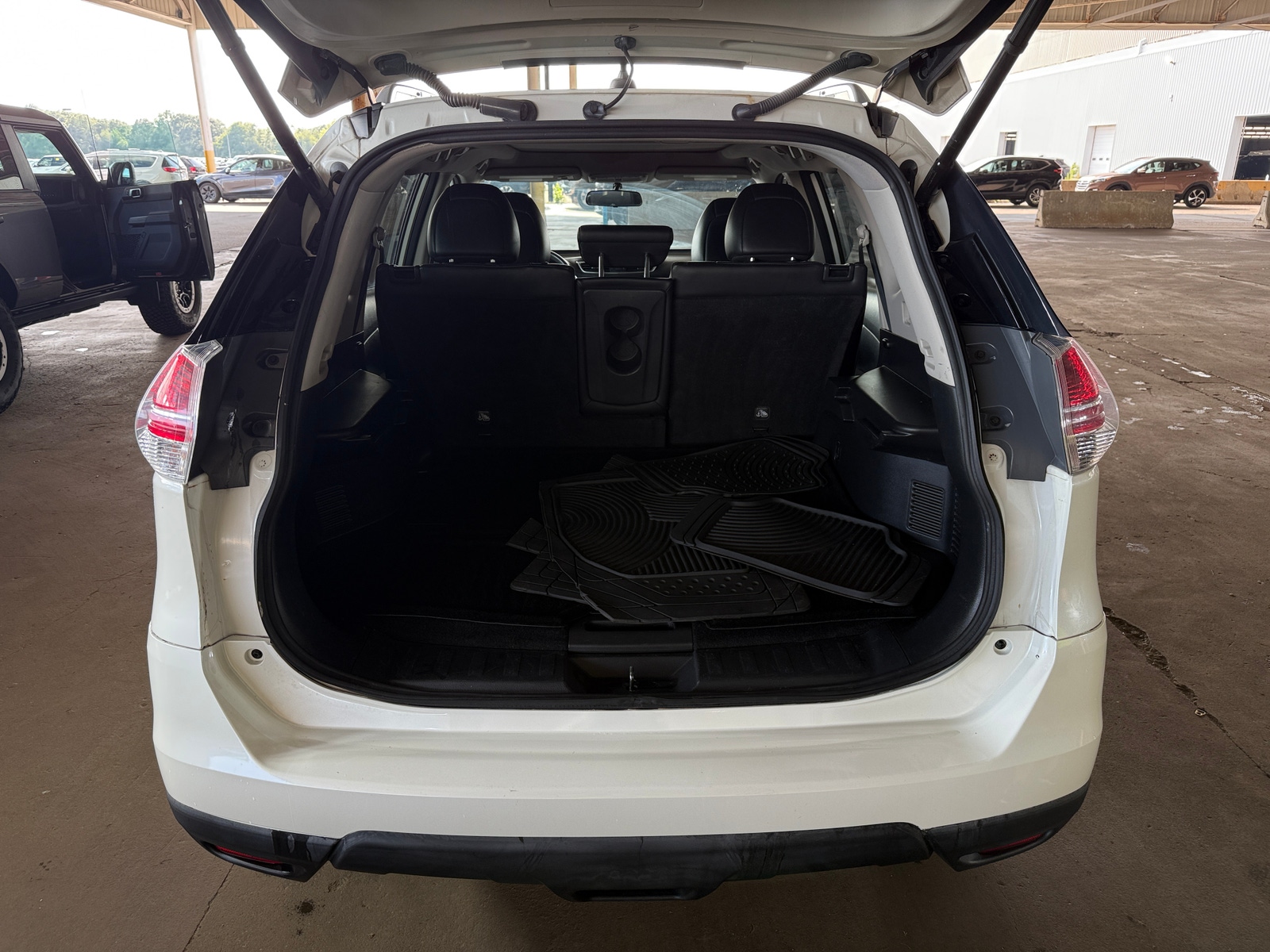 Thumbnail: 2015 Nissan Rogue - 6