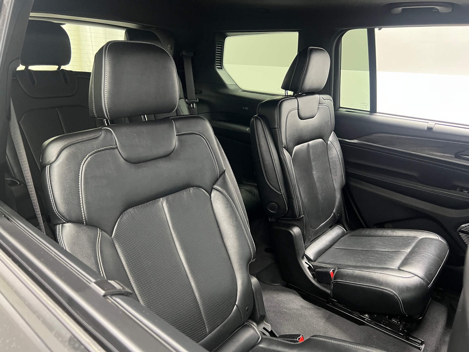 Thumbnail: 2022 Jeep Grand Cherokee L - 5