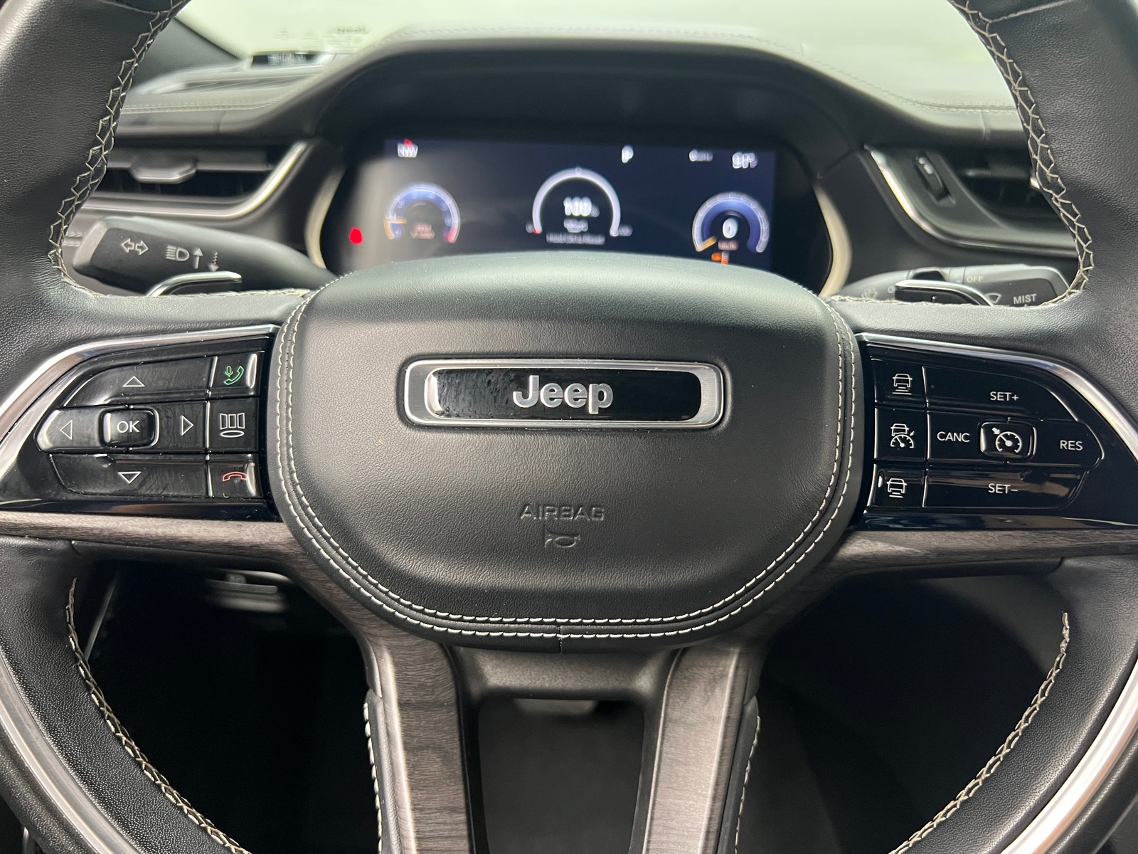 Thumbnail: 2022 Jeep Grand Cherokee L - 4