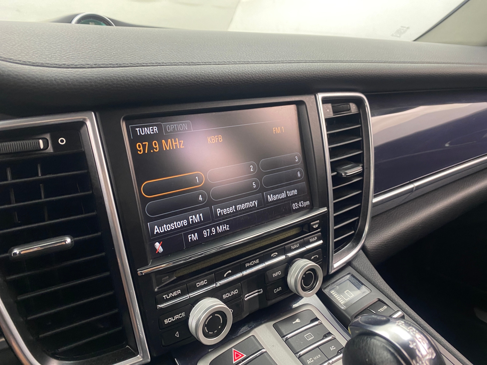 Thumbnail: 2011 Porsche Panamera - 3