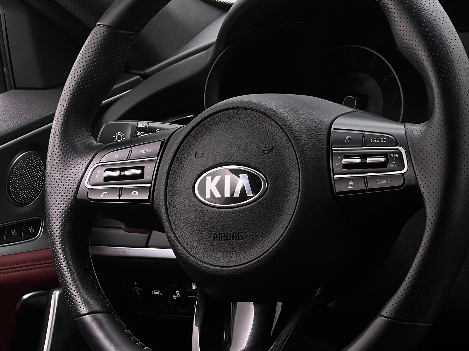 Thumbnail: 2020 Kia Stinger - 4