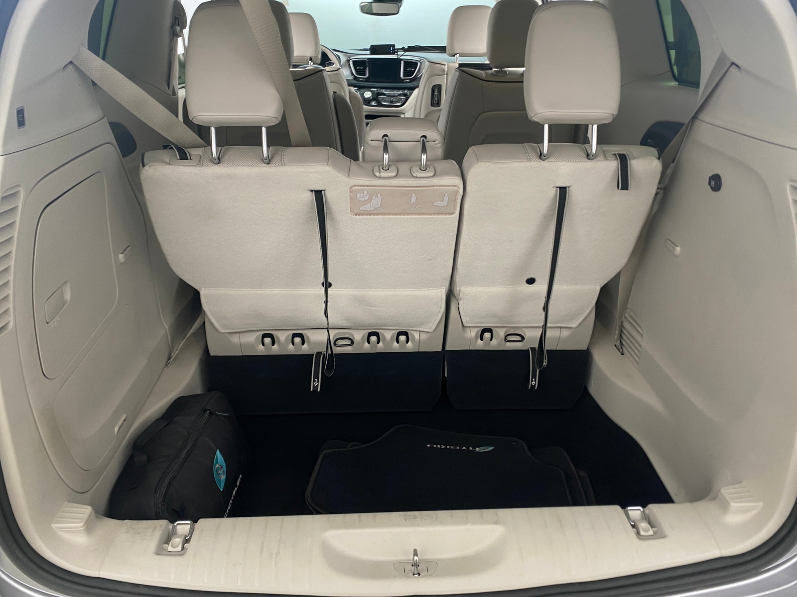 Thumbnail: 2018 Chrysler Pacifica - 6