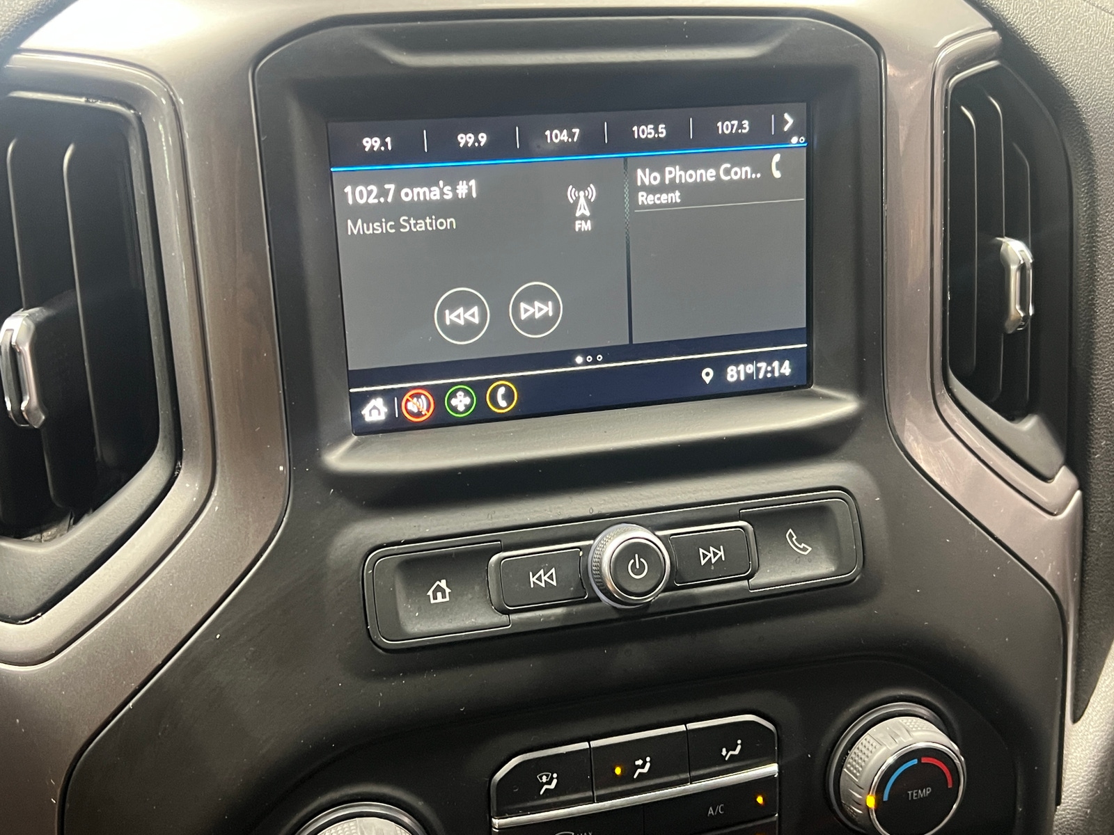 Thumbnail: 2019 Chevrolet Silverado 1500 - 4