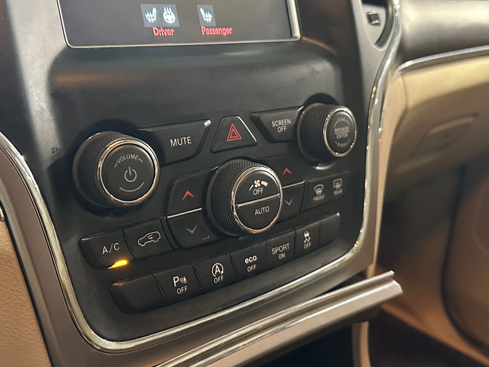 Thumbnail: 2018 Jeep Grand Cherokee - 3