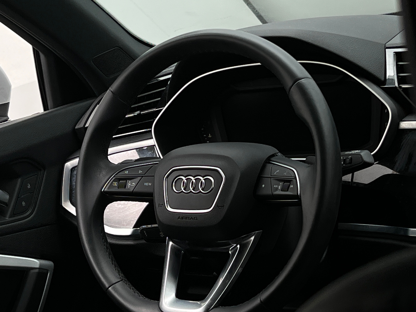 Thumbnail: 2022 Audi Q3 - 4