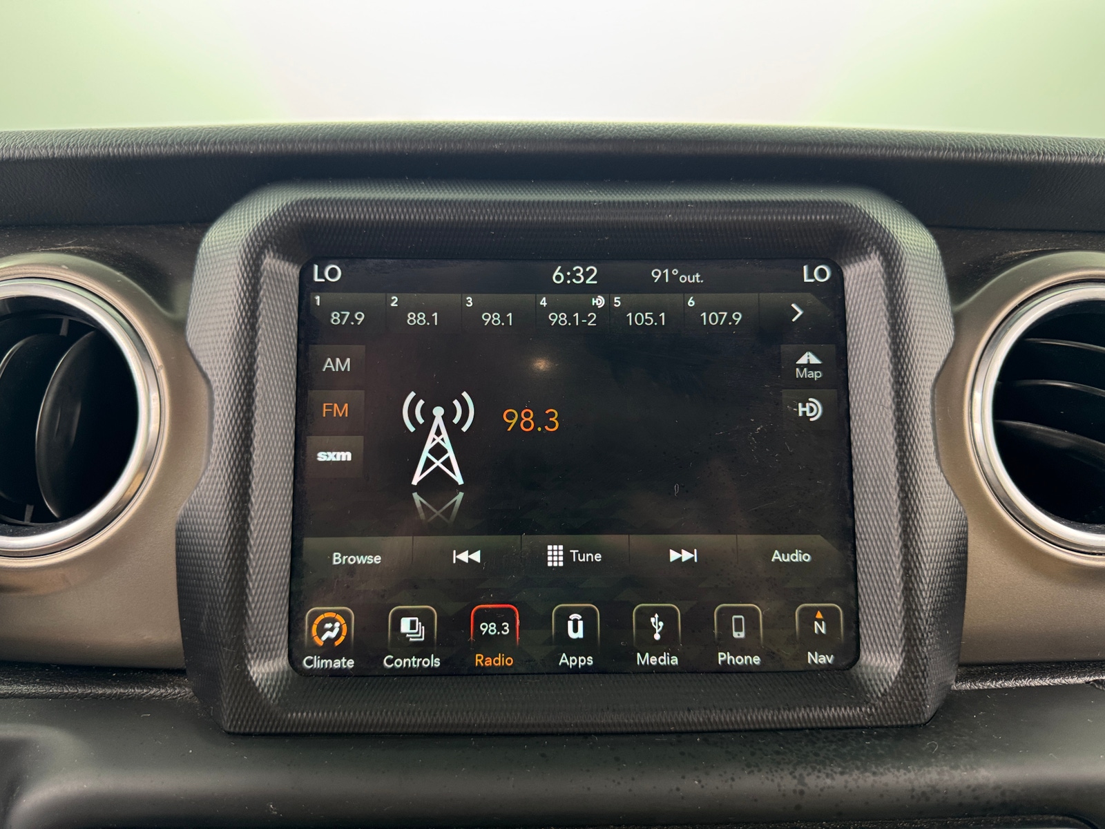 Thumbnail: 2018 Jeep Wrangler - 3