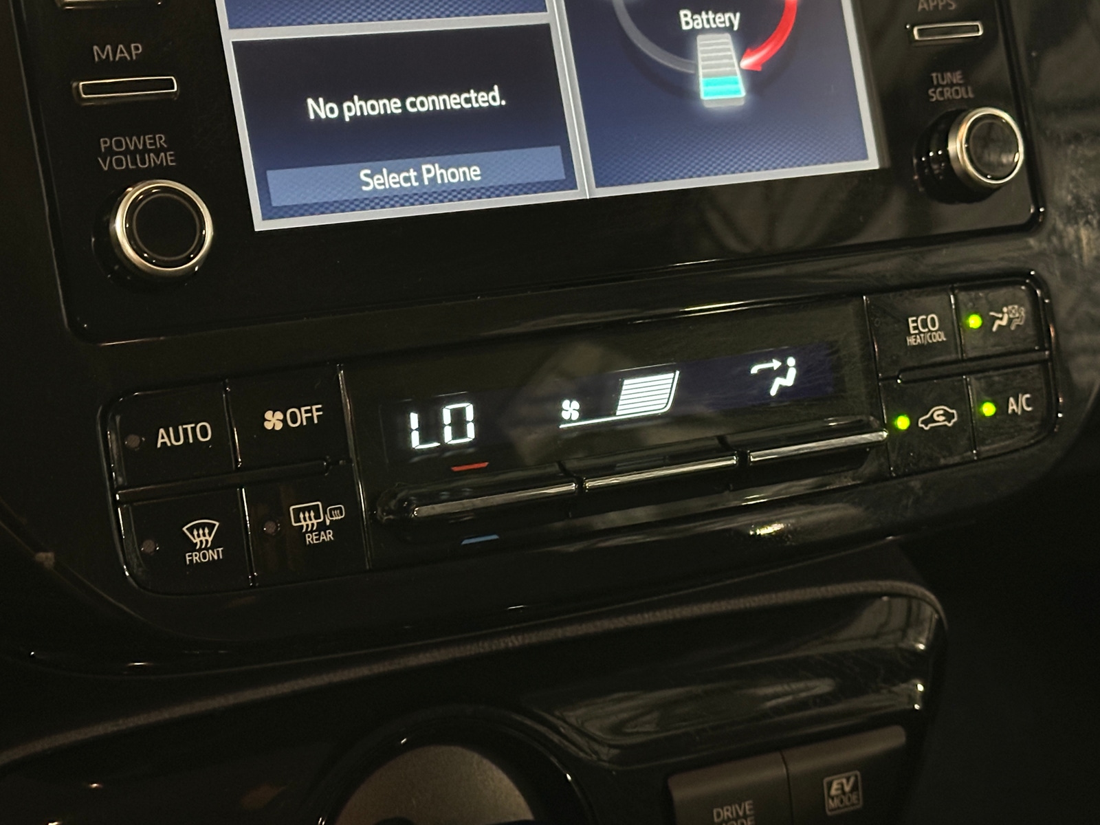 Thumbnail: 2020 Toyota Prius - 3
