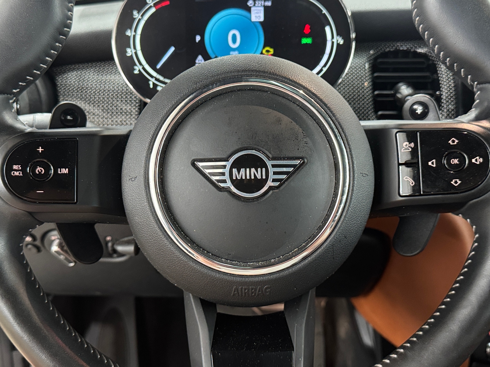 Thumbnail: 2023 MINI Cooper Hardtop - 4