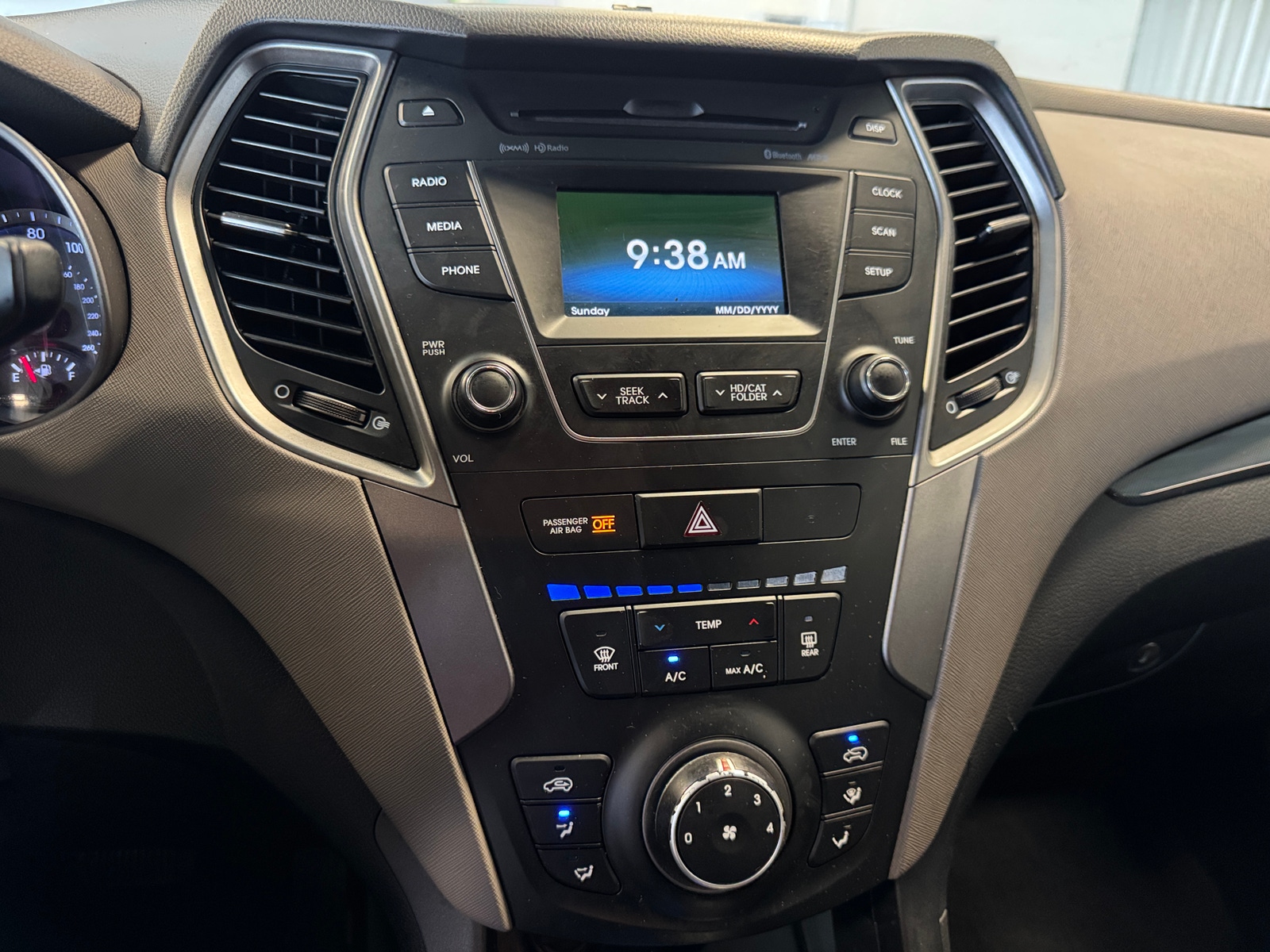 Thumbnail: 2015 Hyundai Santa Fe - 4