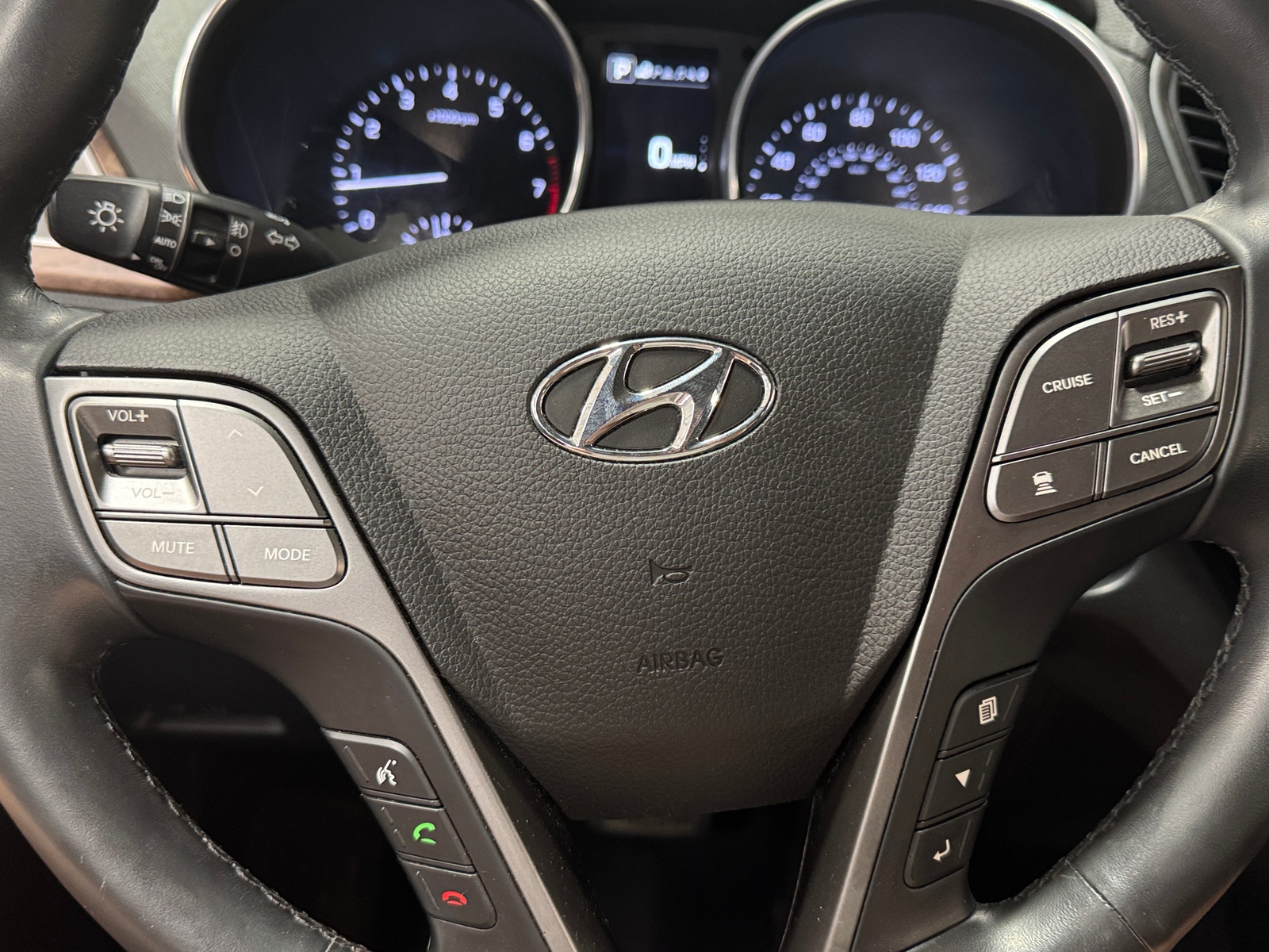 Thumbnail: 2017 Hyundai Santa Fe - 4