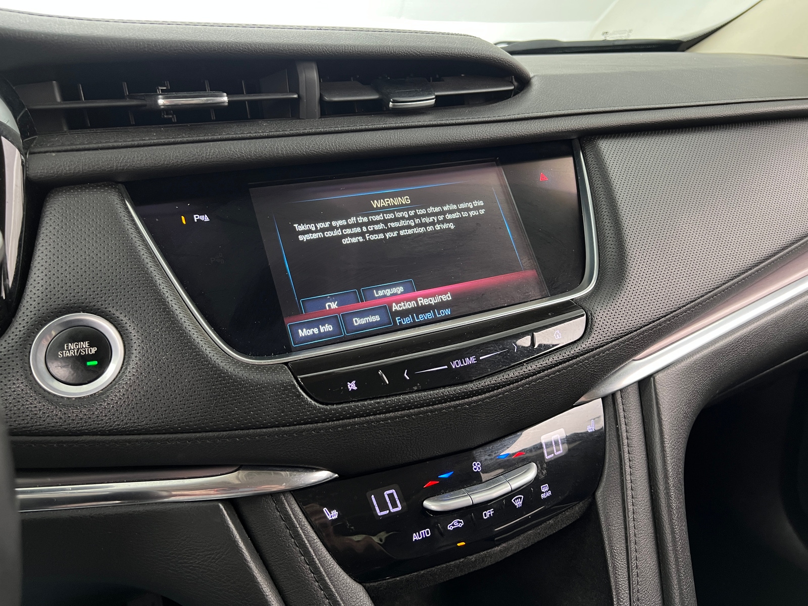Thumbnail: 2017 Cadillac XT5 - 3