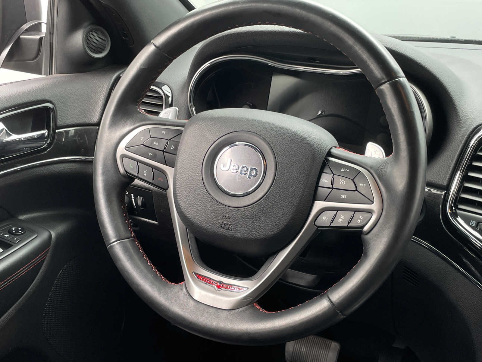 Thumbnail: 2019 Jeep Grand Cherokee - 4