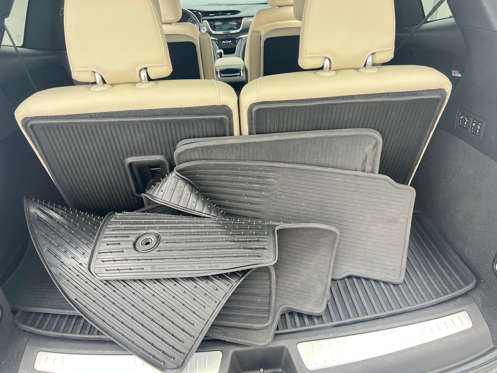 Thumbnail: 2021 Cadillac XT6 - 6