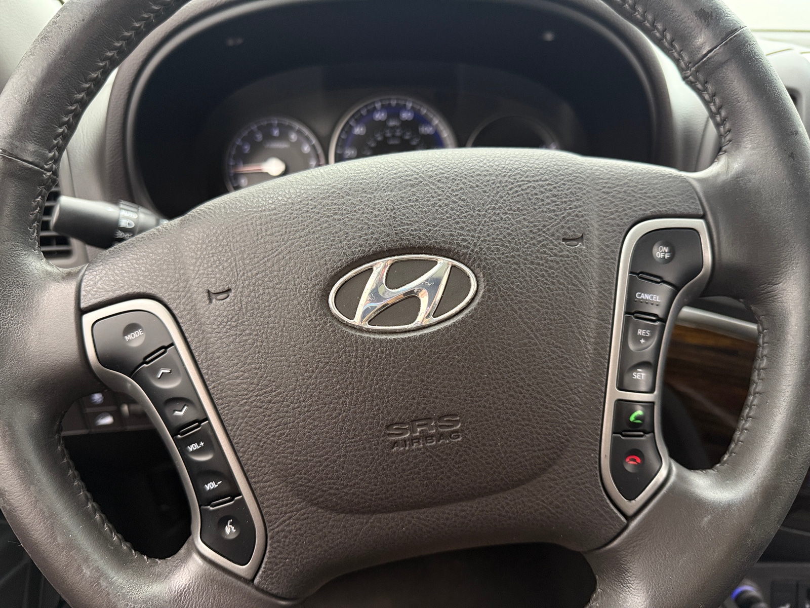 Thumbnail: 2012 Hyundai Santa Fe - 4
