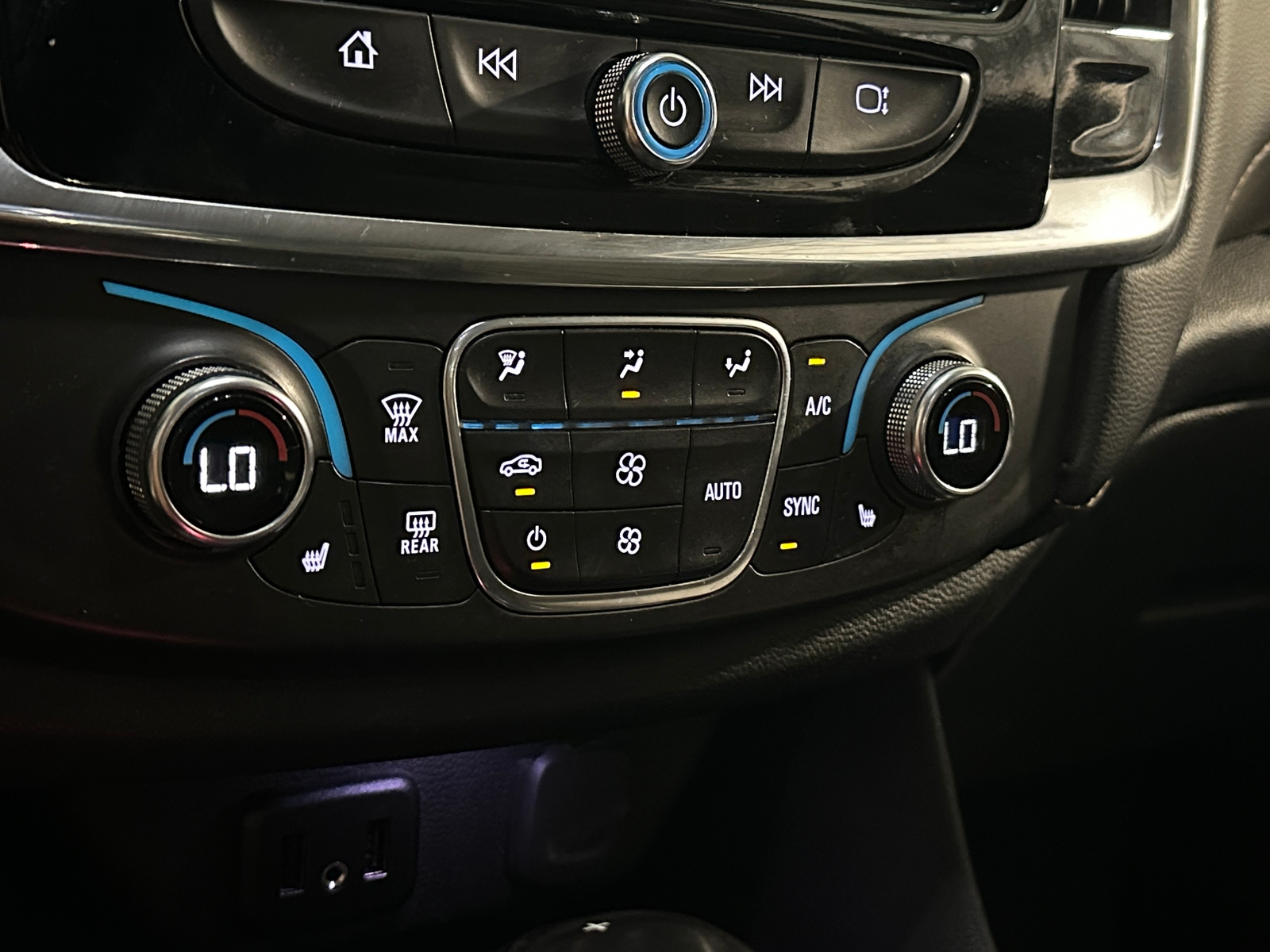 Thumbnail: 2019 Chevrolet Traverse - 4