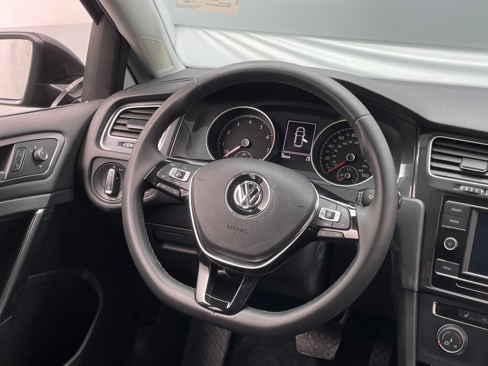 Thumbnail: 2021 Volkswagen Golf - 5