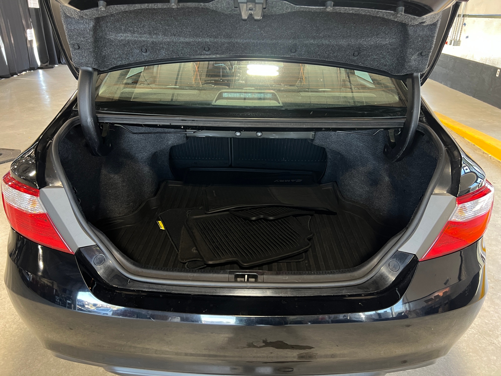 Thumbnail: 2015 Toyota Camry - 6