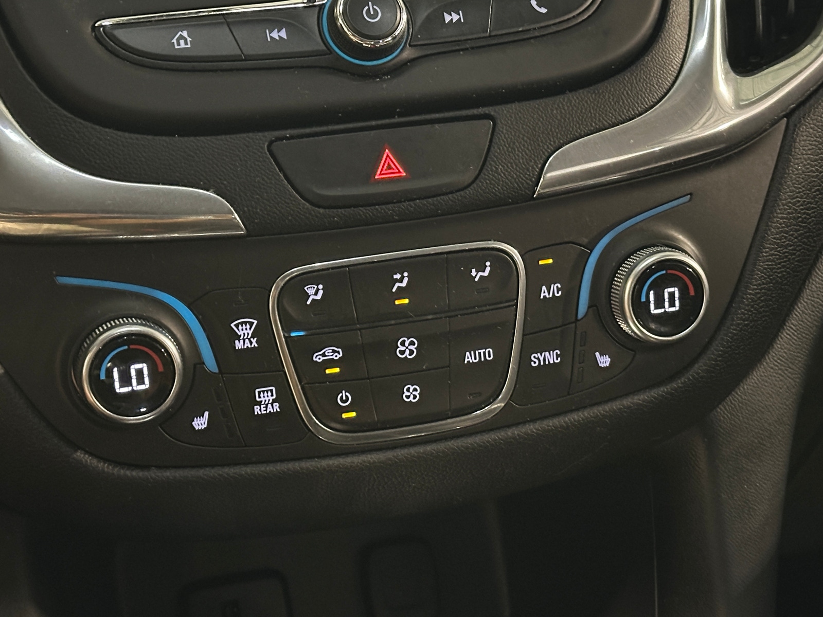 Thumbnail: 2018 Chevrolet Equinox - 4