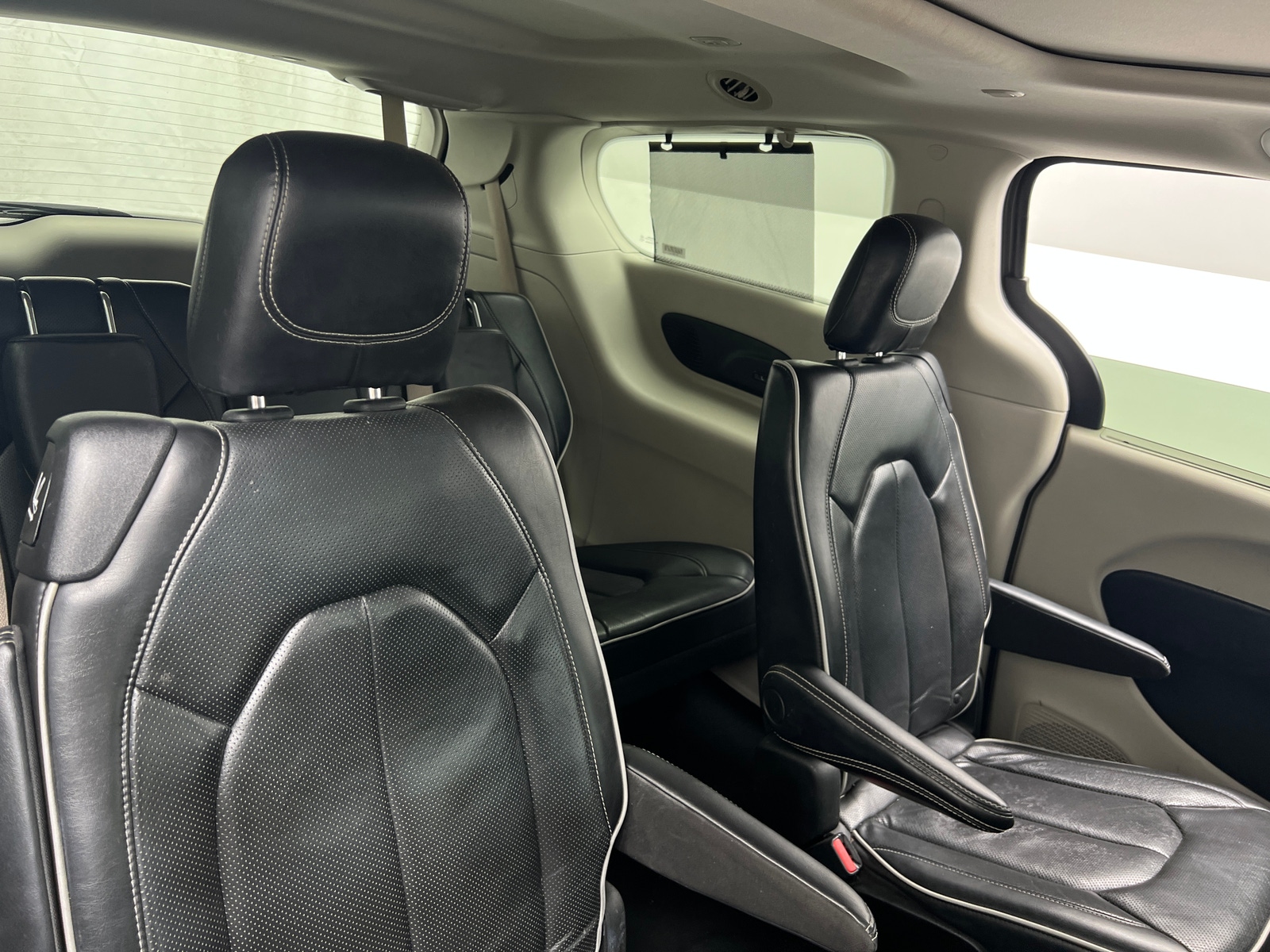 Thumbnail: 2022 Chrysler Pacifica - 5