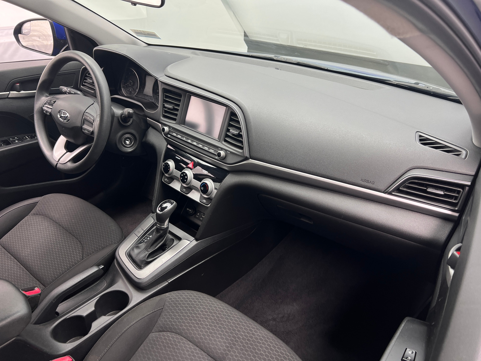 Thumbnail: 2020 Hyundai Elantra - 3