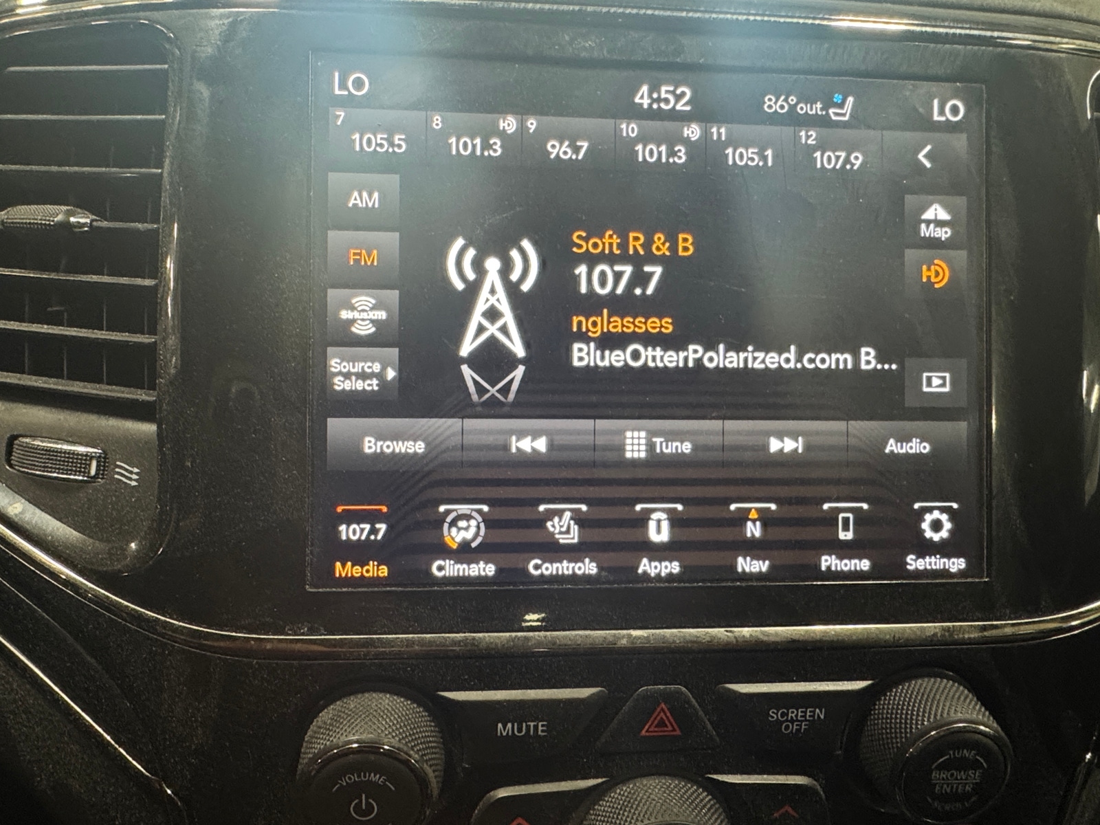 Thumbnail: 2021 Jeep Grand Cherokee - 3