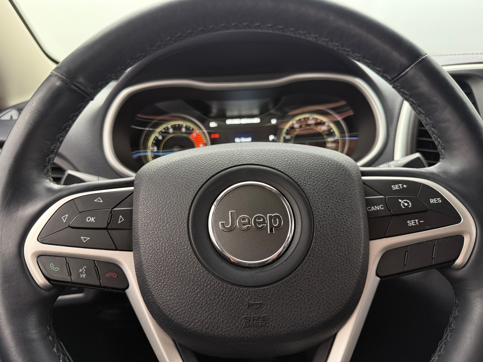 Thumbnail: 2016 Jeep Cherokee - 5