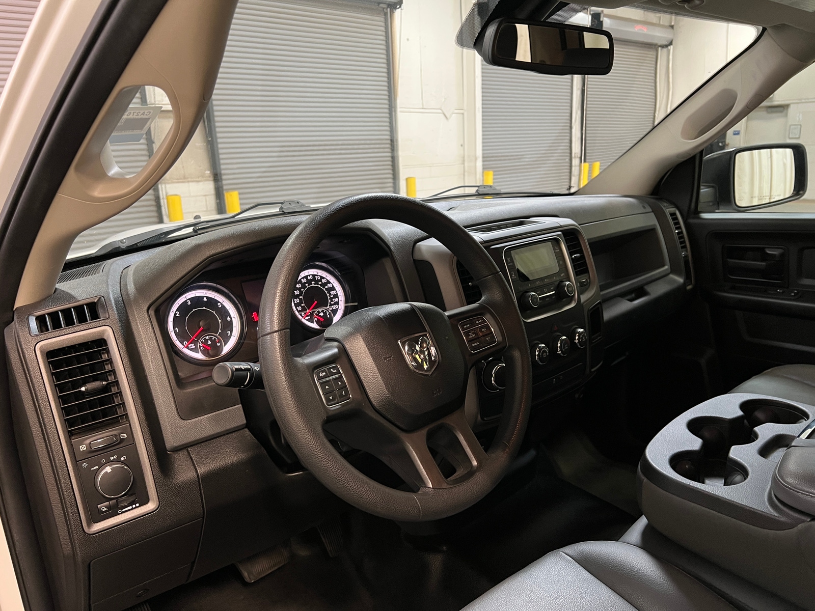 Thumbnail: 2020 RAM 1500 Classic - 3