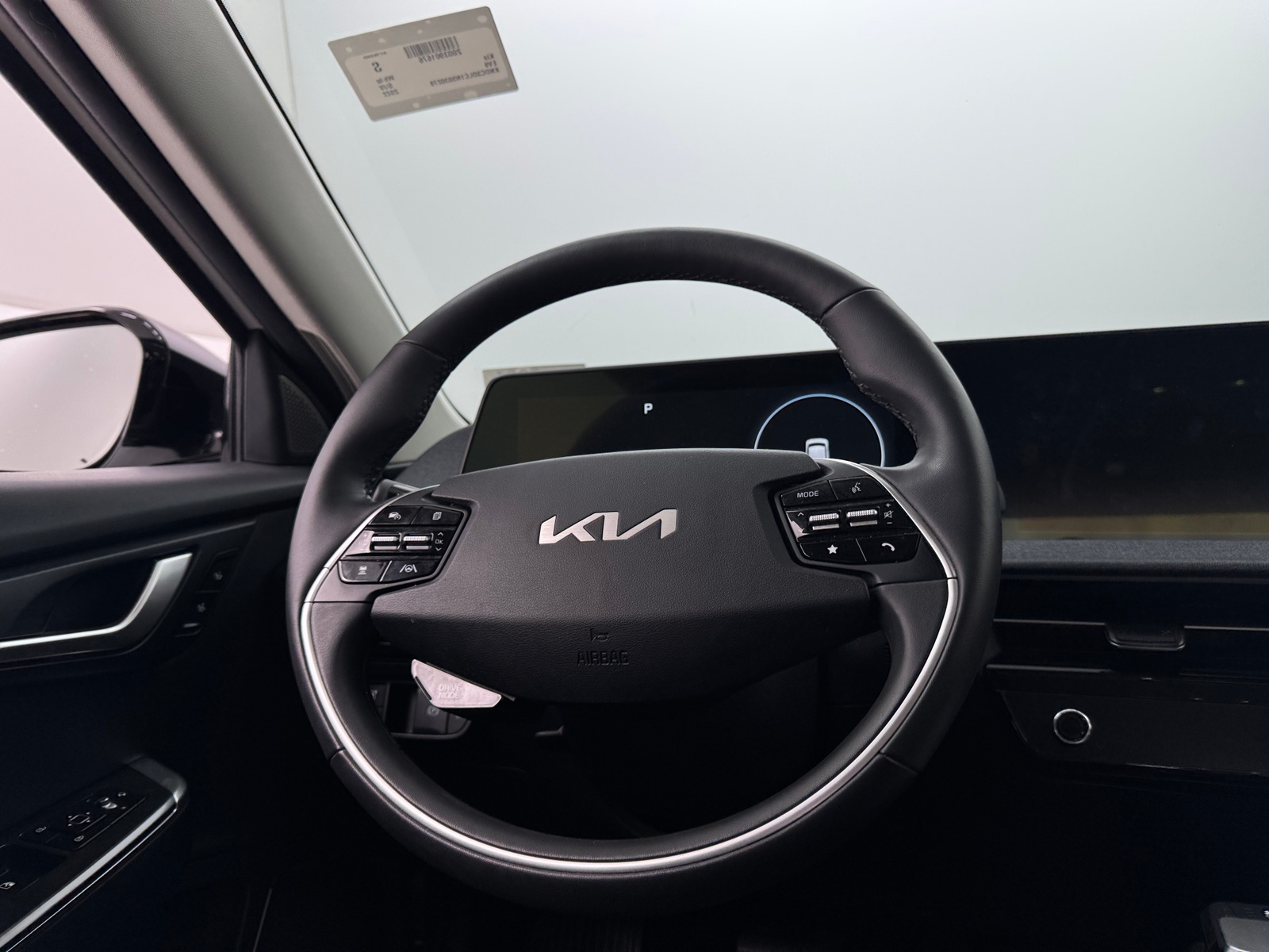 Thumbnail: 2022 Kia EV6 - 4