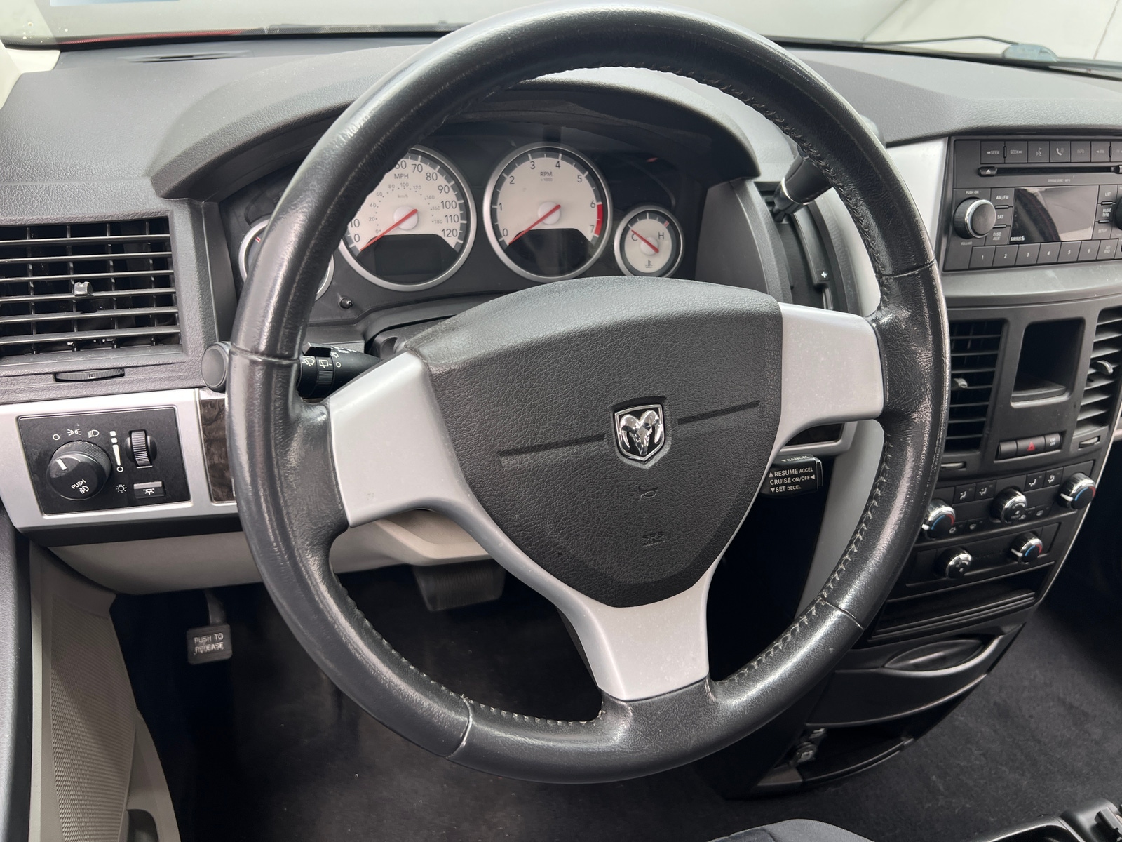 Thumbnail: 2010 Dodge Grand Caravan - 5