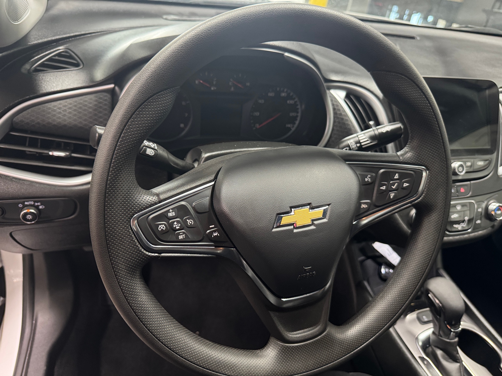 Thumbnail: 2023 Chevrolet Malibu - 5