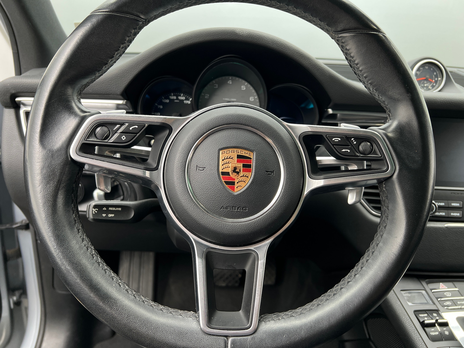 Thumbnail: 2018 Porsche Macan - 4
