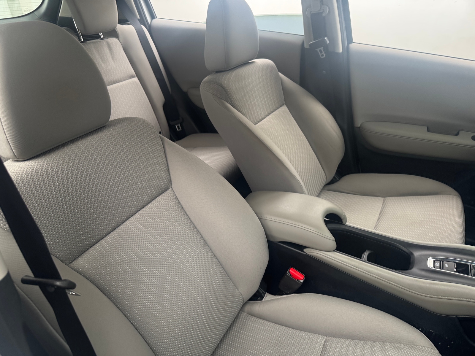 Thumbnail: 2017 Honda HR-V - 2