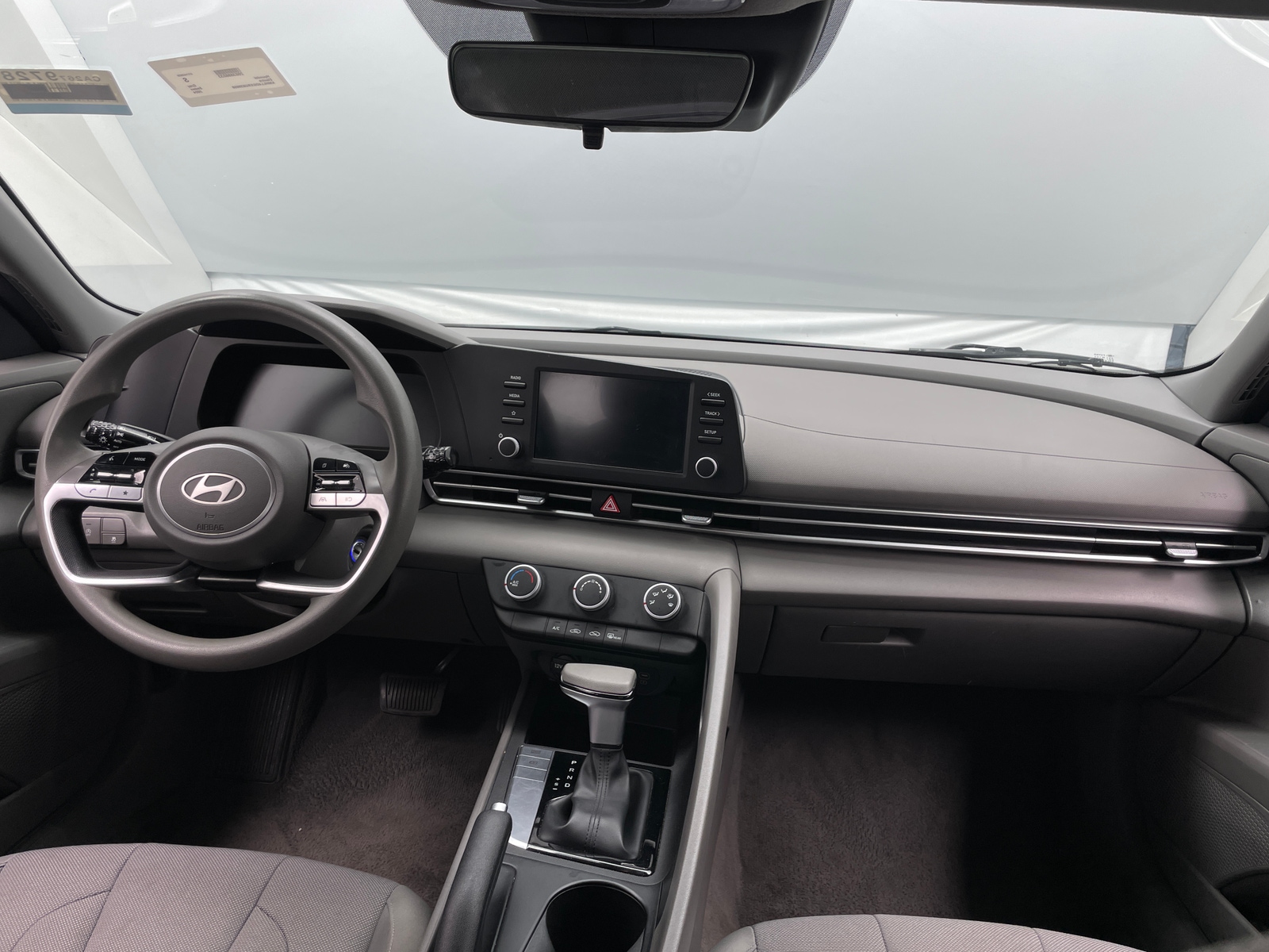 Thumbnail: 2024 Hyundai Elantra - 3