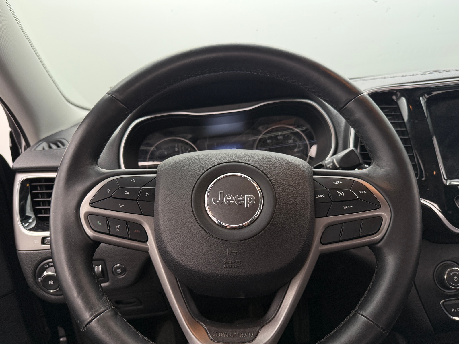 Thumbnail: 2019 Jeep Cherokee - 4