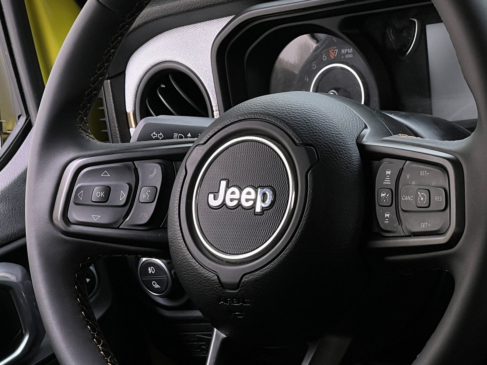 Thumbnail: 2024 Jeep Gladiator - 5