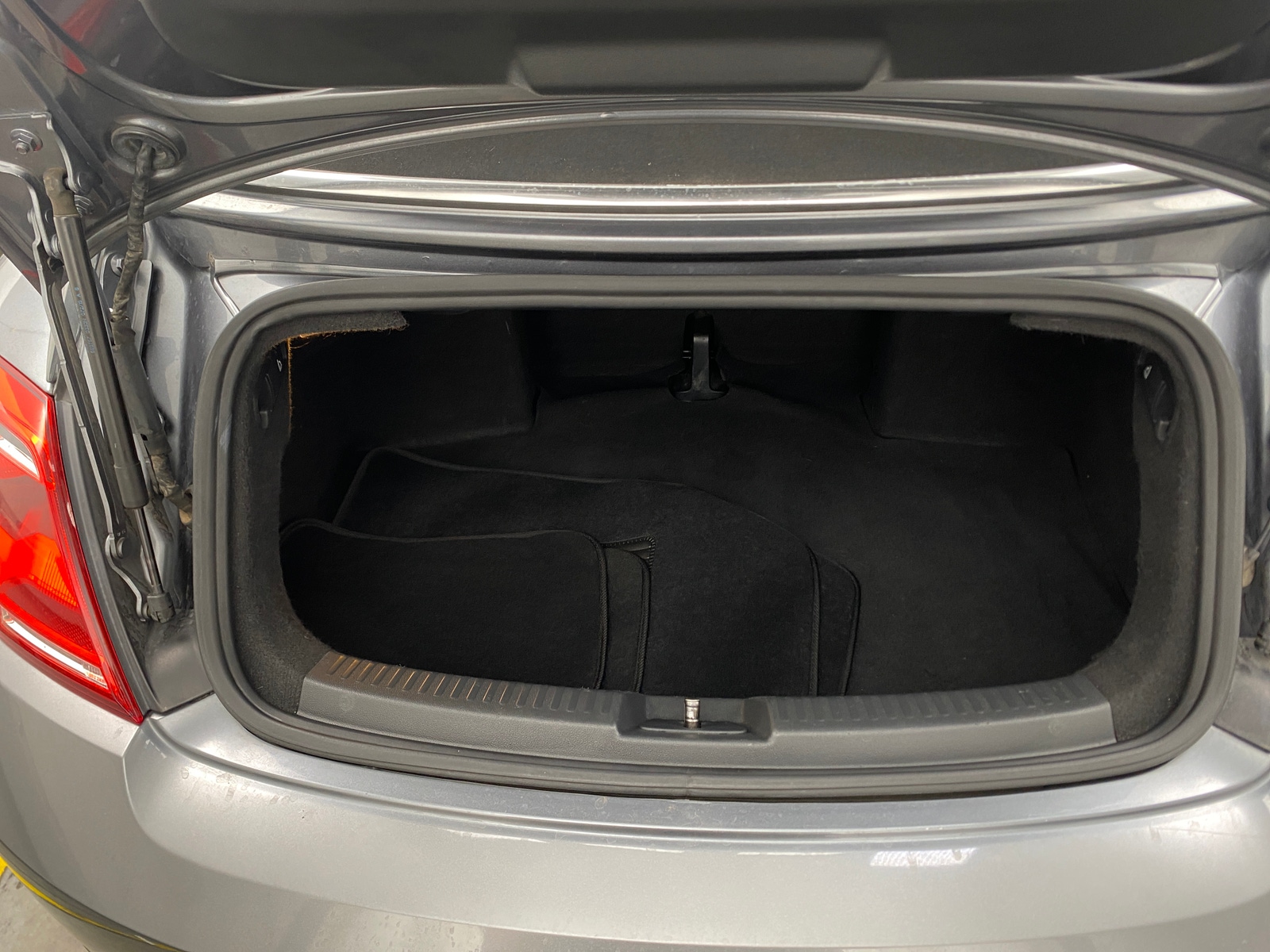 Thumbnail: 2015 Volkswagen Beetle - 6