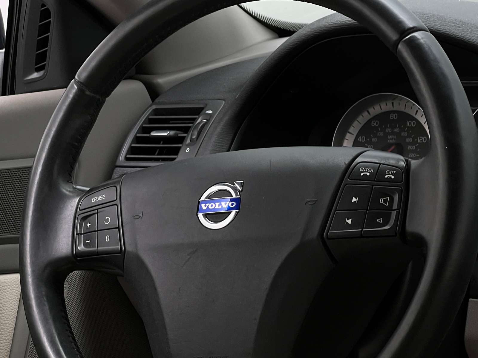 Thumbnail: 2012 Volvo C70 - 4