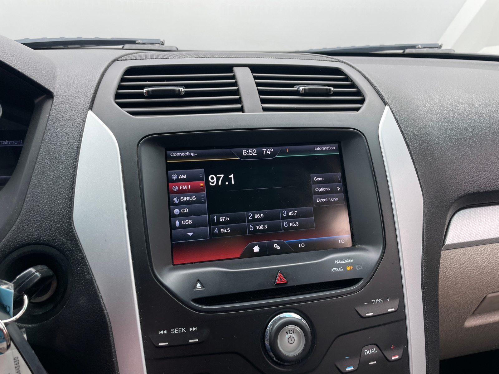 Thumbnail: 2013 Ford Explorer - 3