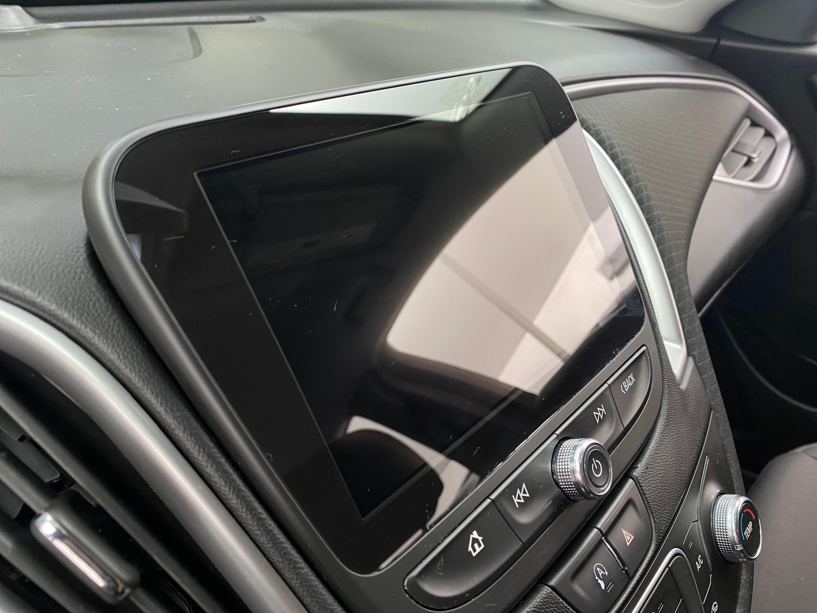 Thumbnail: 2020 Chevrolet Malibu - 4