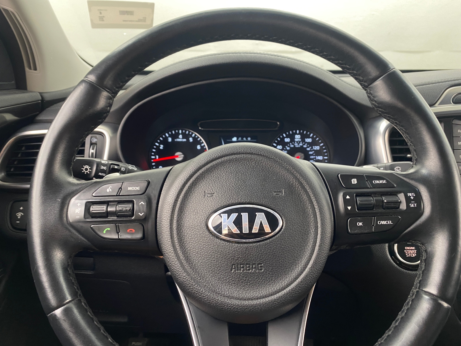 Thumbnail: 2017 Kia Sorento - 4