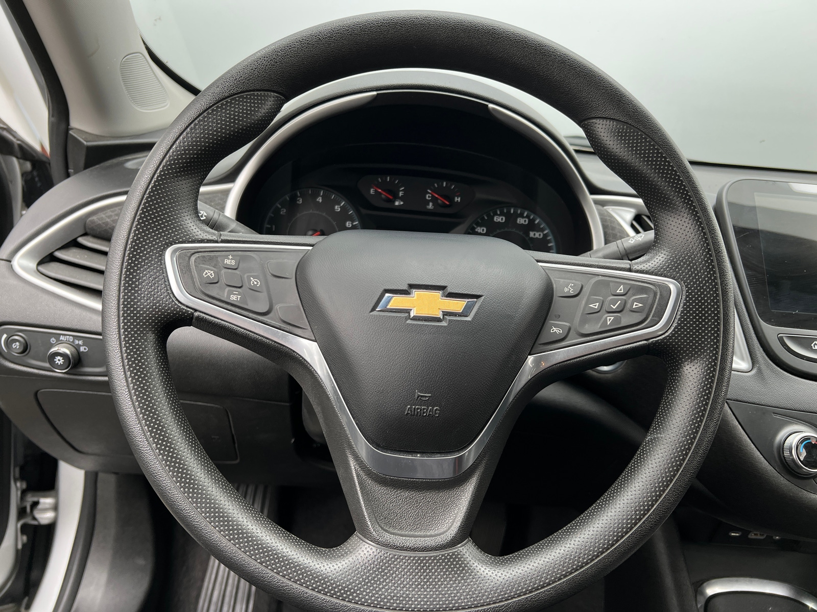 Thumbnail: 2022 Chevrolet Malibu - 5