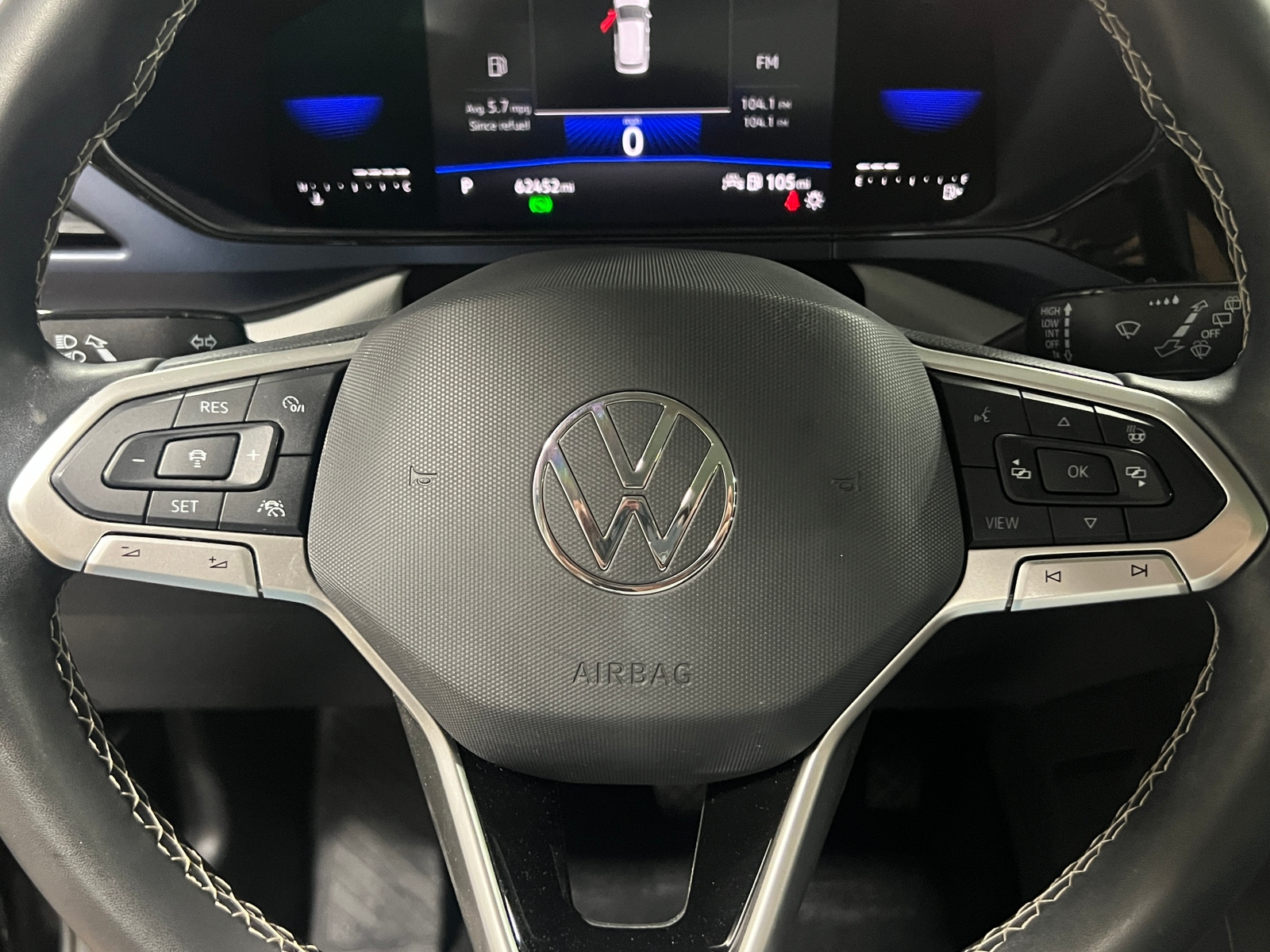 Thumbnail: 2022 Volkswagen Taos - 4