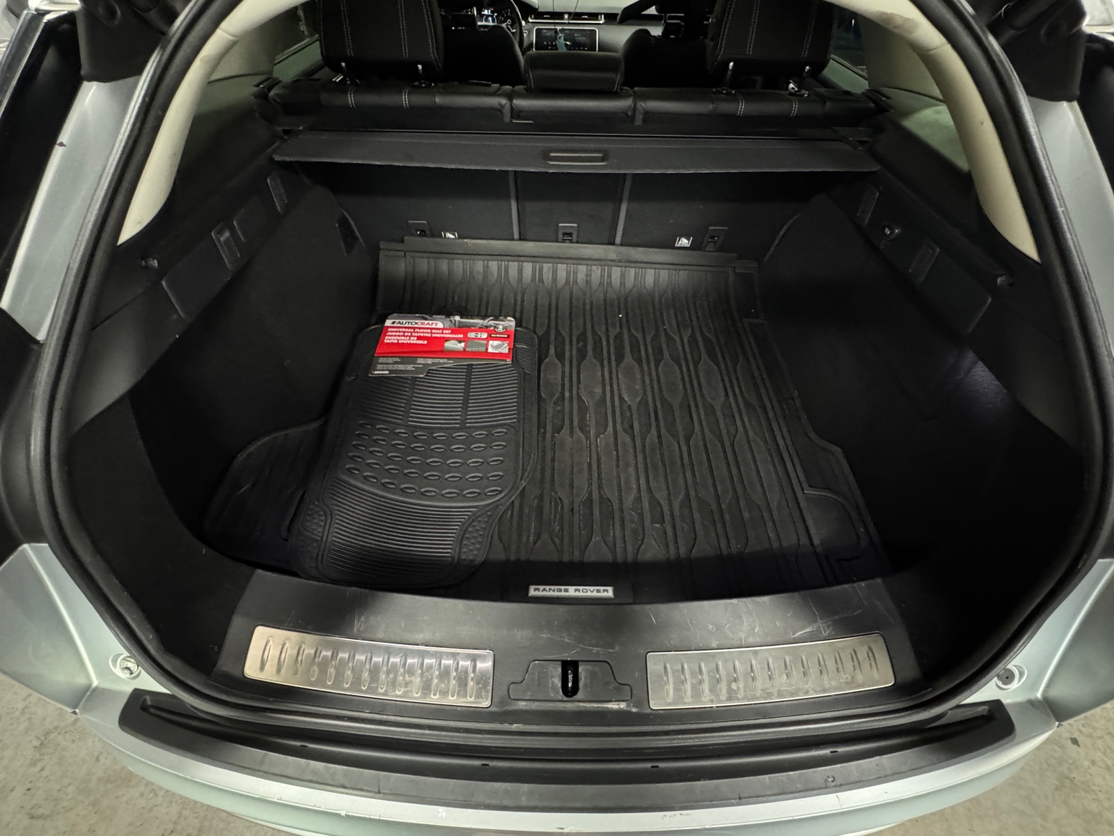 Thumbnail: 2020 Land Rover Range Rover Velar - 6