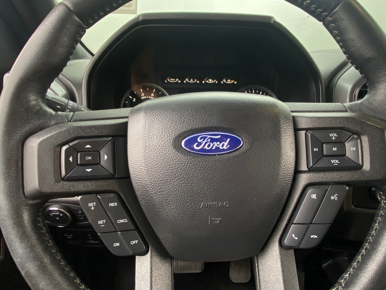 Thumbnail: 2019 Ford Econoline - 5