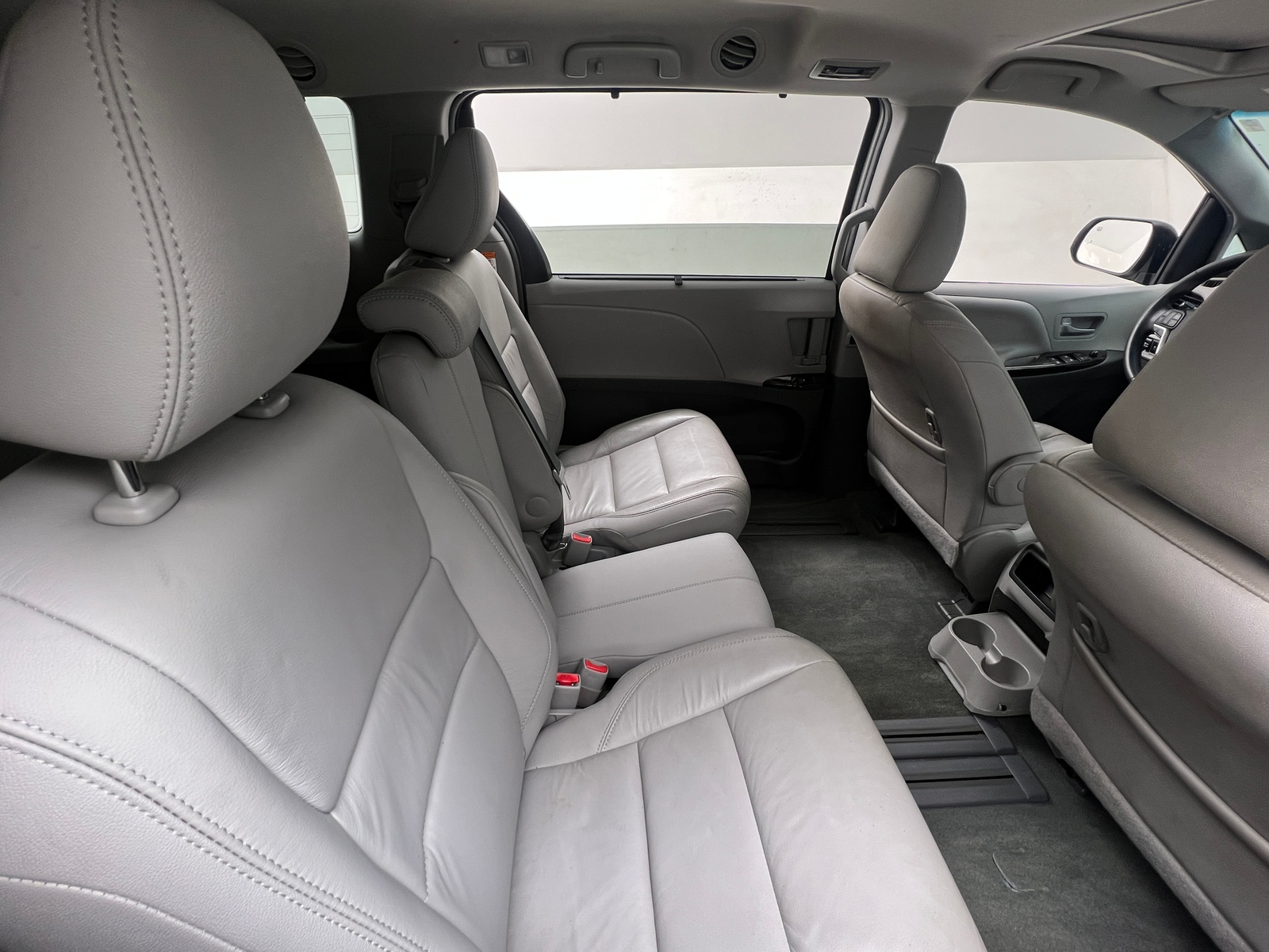 Thumbnail: 2016 Toyota Sienna - 5