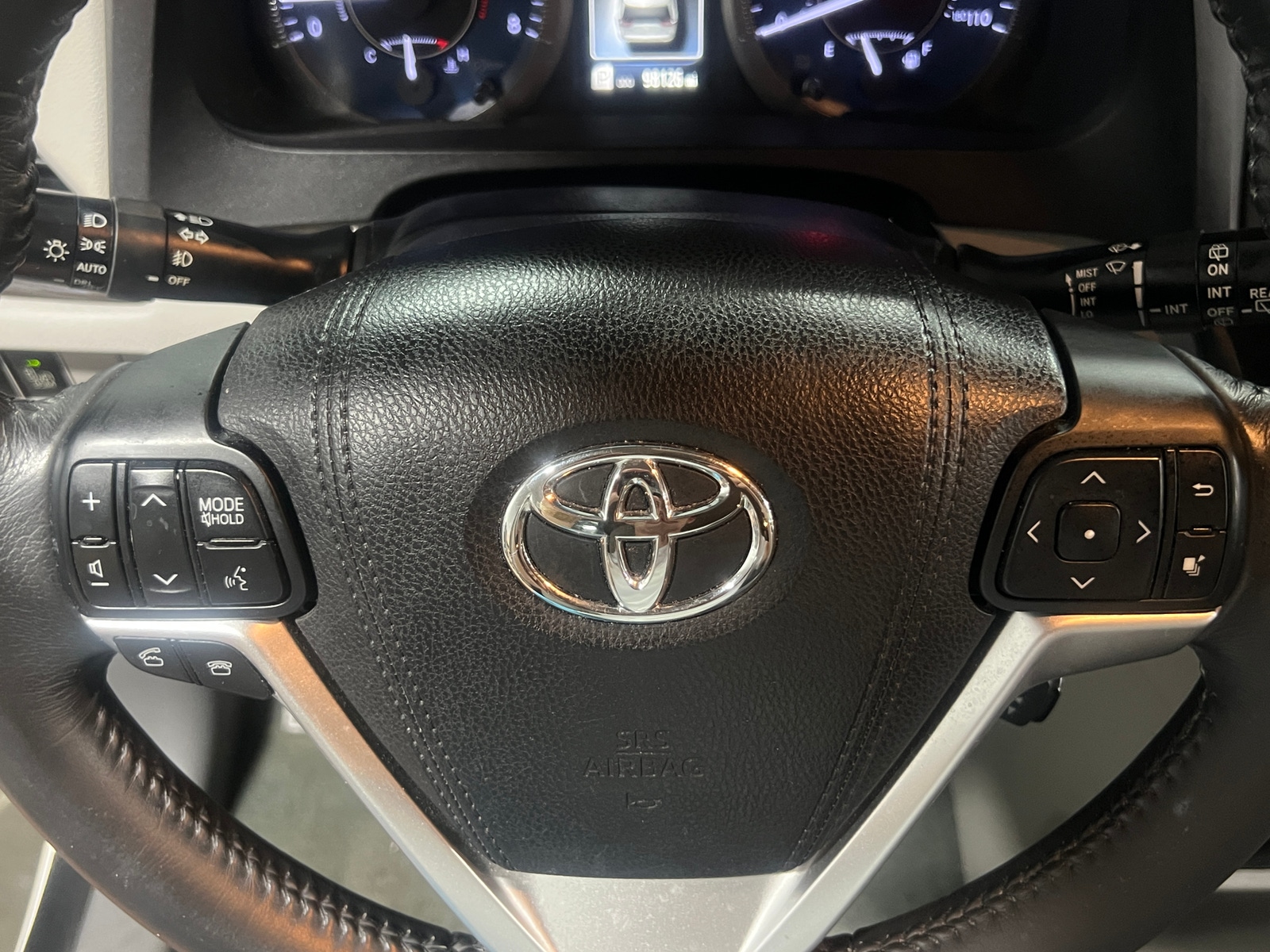 Thumbnail: 2016 Toyota Sienna - 4