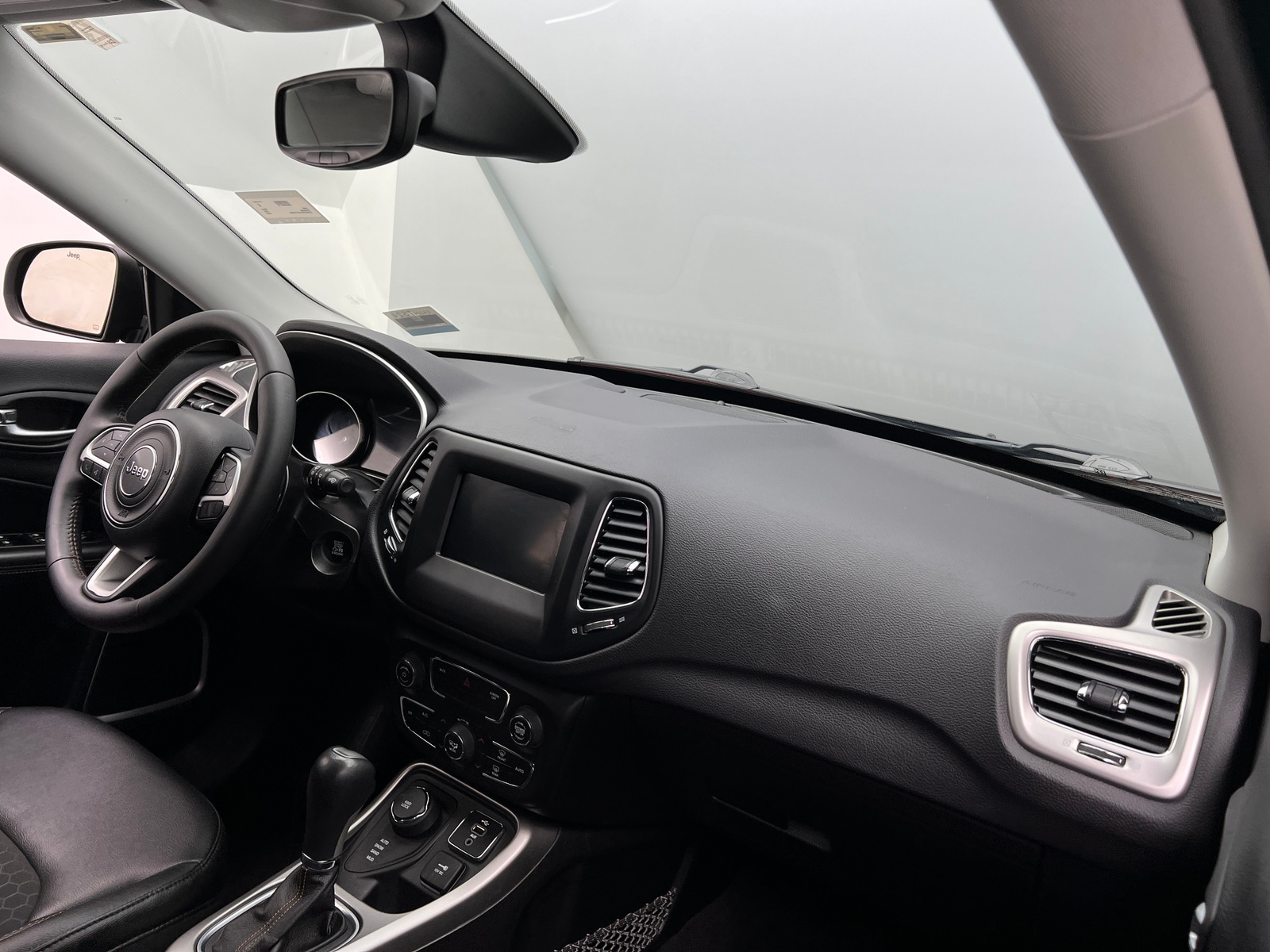 Thumbnail: 2018 Jeep Compass - 3